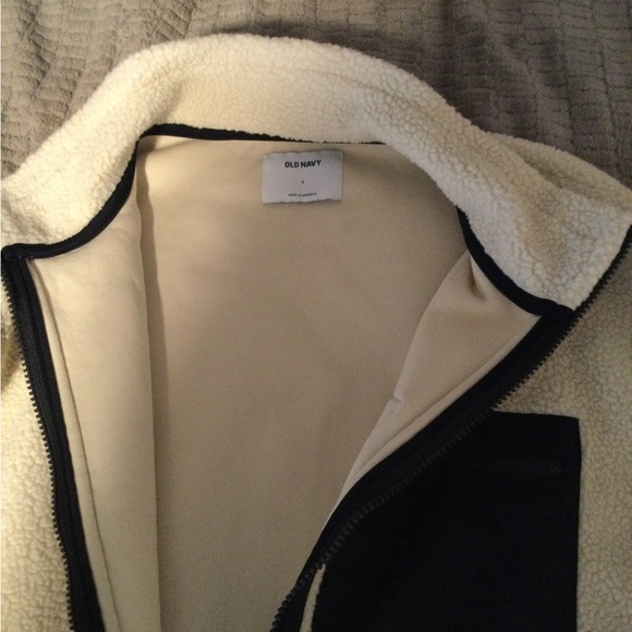 Old Navy fleece/Sherpa jacket NWT - Picture 3 of 4